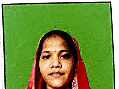 महतारी वंदन योजना की राशि से गीता मरावी ने खरीदी सिलाई मशीन: सिलाई कर प्रतिमाह कमा रही 03 हजार रूपए, बनी आत्मनिर्भर….