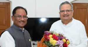 मुख्यमंत्री विष्णु देव साय ने विधानसभा अध्यक्ष डॉ. रमन सिंह से की सौजन्य मुलाकात….