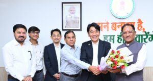 मुख्यमंत्री विष्णु देव साय से जापान के प्रतिनिधिमंडल की सौजन्य मुलाकात: निवेश, तकनीकी सहयोग और औद्योगिक विस्तार को लेकर हुई विस्तृत चर्चा…..