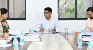 राजस्व कार्यों में ढिलाई पर सख्त: लंबित प्रकरणों के निपटारे और राजस्व वसूली में तेजी लाने मंत्री ने दिए निर्देश….