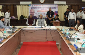 राज्यपाल रमेन डेका ने ली ब्लॉक स्तरीय प्रशासनिक अधिकारियों की समीक्षा बैठक….