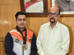 राज्यपाल रमेन डेका ने स्वर्ण पदक विजेता आर्मरेसलर श्रीमंत झा को दी बधाई….