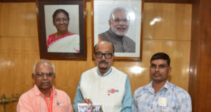 राज्यपाल रमेन डेका ने गोद ग्राम सोनपुरी के समग्र विकास के लिए दिए आवश्यक निर्देश…..