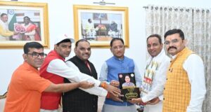 मुख्यमंत्री विष्णु देव साय से भारतीय रेडक्रास सोसायटी के पदाधिकारियों ने की सौजन्य भेंट…..