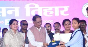 ग्रामीण अंचल की बेटी बनी प्रेरणा: मुख्यमंत्री विष्णुदेव साय ने सराहा उत्कृष्ट प्रदर्शन…