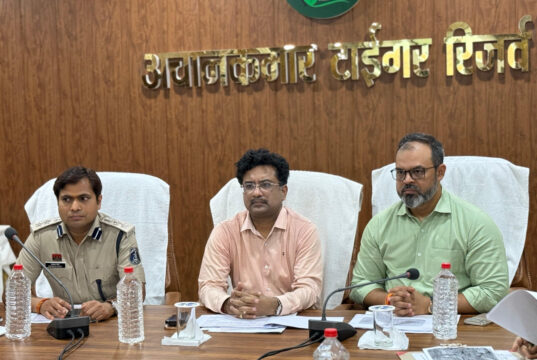 प्रमुख सचिव बोरा अचानकमार क्षेत्र का किया दौरा, एटीआर और खुड़िया में पर्यटन को बढ़ावा देने और युवाओं के कौशल उन्नयन पर दिया जोर…