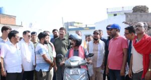 स्कूटी पर निकले उप मुख्यमंत्री अरुण साव, नगर भ्रमण कर विकास कार्यों का लिया जायजा….