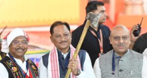 लाल किला मैदान से गूंजा जनजातीय गौरव का स्वर, राष्ट्रीय जनजाति सांस्कृतिक समागम में मुख्यमंत्री विष्णुदेव साय बोले – जनजातीय समाज दुनिया को सिखा सकता है प्रकृति संग विकास…..