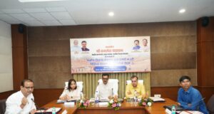 केंद्रीय राज्य मंत्री कमलेश पासवान ने ग्रामीण विकास योजनाओं की प्रगति की समीक्षा की…..