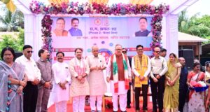 सुरक्षित छत्तीसगढ़ की ओर कदमः ‘नेक्स्ट जेन सीजी डायल-112’ के आधुनिक वाहनों को हरी झंडी, विधानसभा अध्यक्ष डॉ. रमन सिंह और वित्त मंत्री ओपी चौधरी ने राजनांदगांव से वाहनों को किया रवाना….