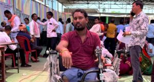 सुशासन तिहार : घुटनों के बल चलने की मजबूरी थमी, ट्राइसाइकिल से मिली जीवन लाल के सपनों को नई रफ़्तार….