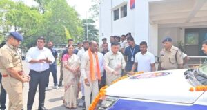 कोरबा जिले को मिली 22 नए डायल 112 वाहनों की सौगात, उद्योग मंत्री लखनलाल देवांगन ने दिखाई हरी झंडी, मिलेंगी आपातकालीन सेवाएँ….