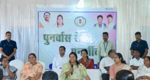 हिंसा से विकास की ओर : आत्मसमर्पित महिलाओं के बीच पहुंचीं मंत्री लक्ष्मी राजवाड़े, पुनर्वास नीति को बताया नई जिंदगी की राह….