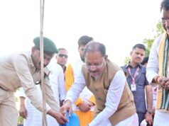 मुख्यमंत्री विष्णु देव साय ने ‘एक पेड़ मां के नाम’ अभियान के तहत किया पीपल का पौधारोपण, पर्यावरण संरक्षण का दिया संदेश, जनप्रतिनिधियों ने भी किया वृक्षारोपण…..