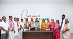 डोंगरगांव की बहुप्रतीक्षित मांग पूरी, बना नगर पालिका, उप मुख्यमंत्री अरुण साव से डोंगरगांव के जनप्रतिनिधियों और नागरिकों ने मिलकर जताया आभार…..