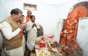 मुख्यमंत्री विष्णुदेव साय ने ऐतिहासिक चतुर्भुज विष्णु मंदिर में की पूजा-अर्चना, प्रदेश की सुख-समृद्धि की कामना……
