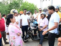स्कूटी से शहर का निरीक्षण करने निकले उप मुख्यमंत्री अरुण साव…