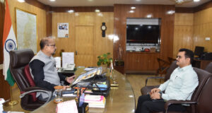 ’राज्यपाल रमेन डेका ने रेत के वैज्ञानिक एवं व्यवस्थित खनन पर दिया जोर’……