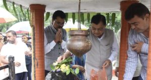 श्रम मंत्री लखनलाल देवांगन ने कोपाबेड़ा शिव मंदिर में की पूजा-अर्चना