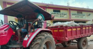 नारायणपुर जिला प्रशासन की अनूठी पहल- दुर्गम वनांचल गांवों तक ट्रैक्टर से पहुंचाया गया, 3 माह का राशन, 151 परिवारों को मिली बड़ी राहत…..