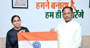 मुख्यमंत्री विष्णुदेव साय ने माउंट एवरेस्ट फतह करने वाली पर्वतारोही अमिता श्रीवास को दी बधाई….