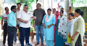 जनदर्शन में पर्यटन एवं संस्कृति मंत्री राजेश अग्रवाल ने सुनीं लोगों की समस्याएं, त्वरित समाधान के दिए निर्देश…..