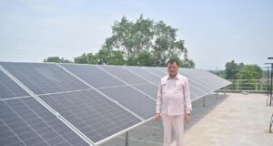 ऊर्जा आत्मनिर्भरता की ओर बढ़ता कोरबा, प्रधानमंत्री सूर्यघर मुफ्त बिजली योजना अपनाकर मंत्री लखनलाल देवांगन बने सौर ऊर्जा के प्रेरक….