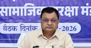 असंगठित कर्मकारों के लिए नई योजनाएं बनेगी, ई-रिक्शा सहायता योजना में अनुदान बढ़ाकर एक लाख रुपये किया जाएगा: श्रम मंत्री लखनलाल देवांगन…..
