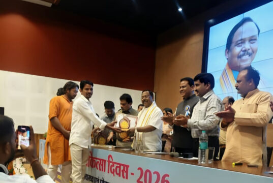 सरकारी योजना से बदली जिंदगीः मड़कम देवा ने झींगा पालन से लिखी सफलता की नई कहानी,एक साल में 5 लाख रूपए की कमाई, दूर-दूर से खरीदने पहुंच रहे ग्राहक……