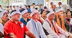 अब धमाकों की नहीं, रेडियो की गूंज, दूरस्थ वनांचल छिंदनार के लोगों ने सुनी प्रधानमंत्री के ‘मन की बात’…