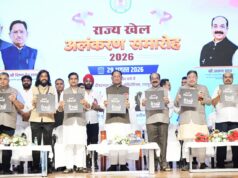 मुख्यमंत्री विष्णु देव साय ने खेलों पर आधारित फोटो प्रदर्शनी और कॉफी टेबल बुक ‘हमारे खिलाड़ी’ का किया विमोचन…..