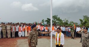 कर्रेगुट्टा पर पहुंची बस्तर तिरंगा यात्रा, उप मुख्यमंत्री विजय शर्मा ने फहराया तिरंगा….