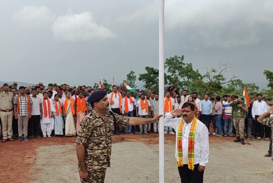 कर्रेगुट्टा पर पहुंची बस्तर तिरंगा यात्रा, उप मुख्यमंत्री विजय शर्मा ने फहराया तिरंगा….