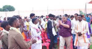 करमा उत्सव में झलकी छत्तीसगढ़ की समृद्ध जनजातीय संस्कृति, पर्यटन एवं संस्कृति मंत्री राजेश अग्रवाल ने दी बधाई….