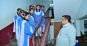 तर्रीघाट हाई स्कूल पहुंचे शिक्षा मंत्री गजेन्द्र यादव, विद्यार्थियों से किया संवाद; गुणवत्तापूर्ण शिक्षा और सर्वांगीण विकास पर दिया जोर….