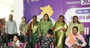 मंत्री लक्ष्मी राजवाड़े ने दिव्यांगजनों को वितरित किए व्हीलचेयर एवं सहायक उपकरण, आत्मीयता से मुलाकात कर जाना हालचाल, सहायक उपकरणों से आसान होगी दिव्यांगजनों की राह….