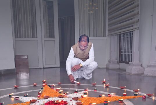 प्रधानमंत्री नरेंद्र मोदी के जन्मदिवस पर मुख्यमंत्री विष्णु देव साय ने अपने निवास पर जलाया ‘आशीर्वाद का दीया’…..