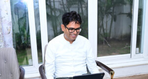 ‘सेवा संकल्प अभियान’ की तैयारियों को लेकर वित्त मंत्री ओपी चौधरी ने की वीडियो कॉन्फ्रेंसिंग, प्रधानमंत्री नरेंद्र मोदी के सार्वजनिक जीवन के 25 वर्ष पूर्ण होने के उपलक्ष्य में आयोजित अभियान की रूपरेखा पर हुई चर्चा…..