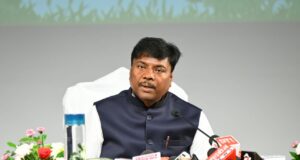वन एवं जलवायु परिवर्तन मंत्री केदार कश्यप की पत्रवार्ता……