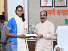 संजू की स्वर्णिम जीत पर उप मुख्यमंत्री अरुण साव ने थपथपाई पीठ, कहा छत्तीसगढ़ के खिलाड़ियों को मिलेगा उनके अनुभव का लाभ….