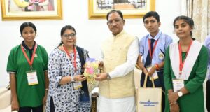 राष्ट्रपति से भेंट कर लौटे प्रतिभावान विद्यार्थियों ने मुख्यमंत्री विष्णु देव साय से की सौजन्य मुलाकात…..