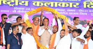 अंतर्राष्ट्रीय कलाकार दिवस पर बानबरद में आयोजित पंडवानी महासम्मेलन में शामिल हुए मुख्यमंत्री विष्णुदेव साय…..